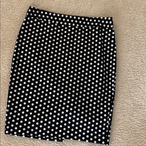 LOFT black & white polka dot pencil skirt. Sz10